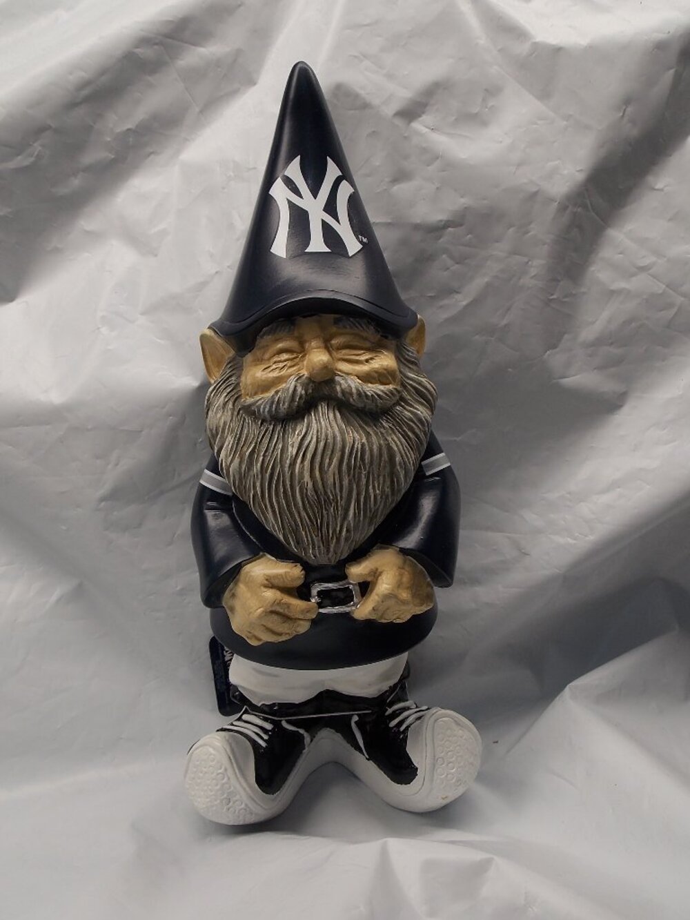 MLB New York Yankees 10 1/2 Inch Resin Garden Team Gnome Statue by FOCO